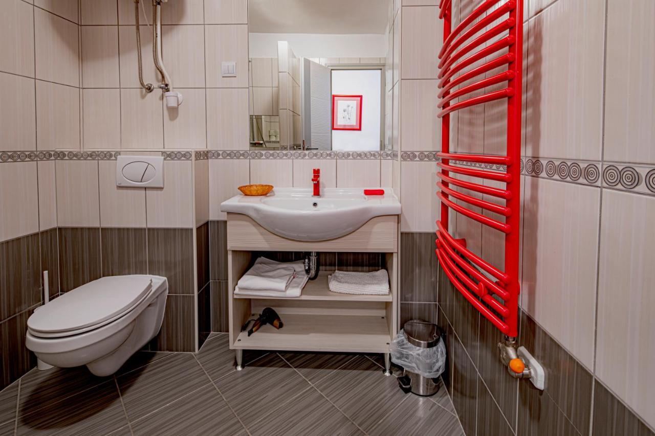 Riviera Rooms Vendegszobak Mosonmagyaróvár エクステリア 写真