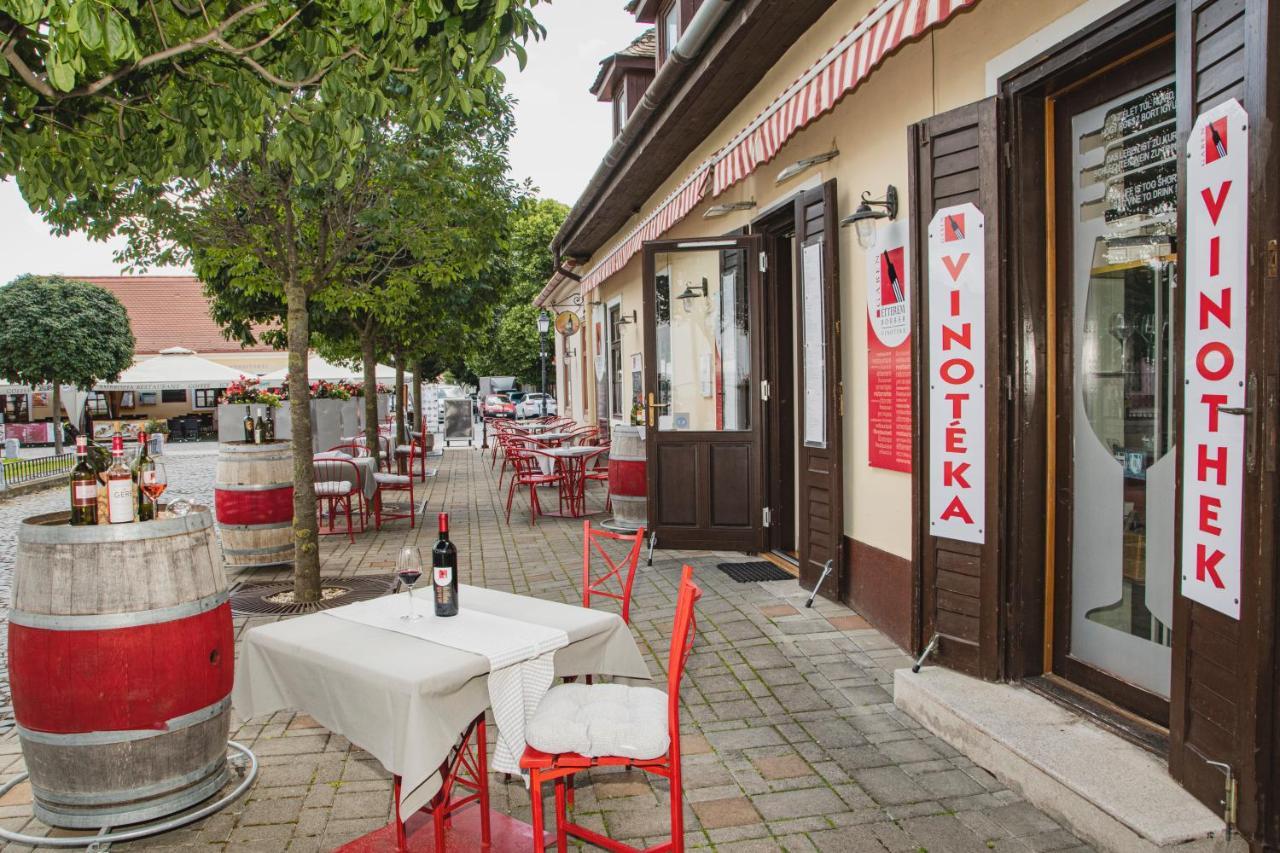 Riviera Rooms Vendegszobak Mosonmagyaróvár エクステリア 写真